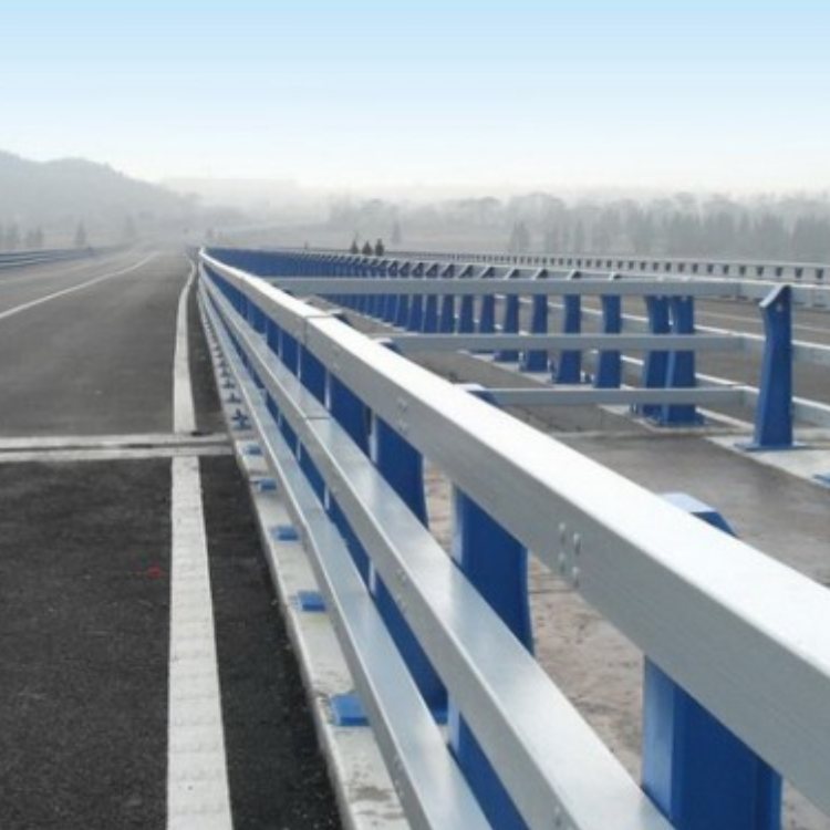 如何在安装过程中提高桥梁护栏的使用寿命？